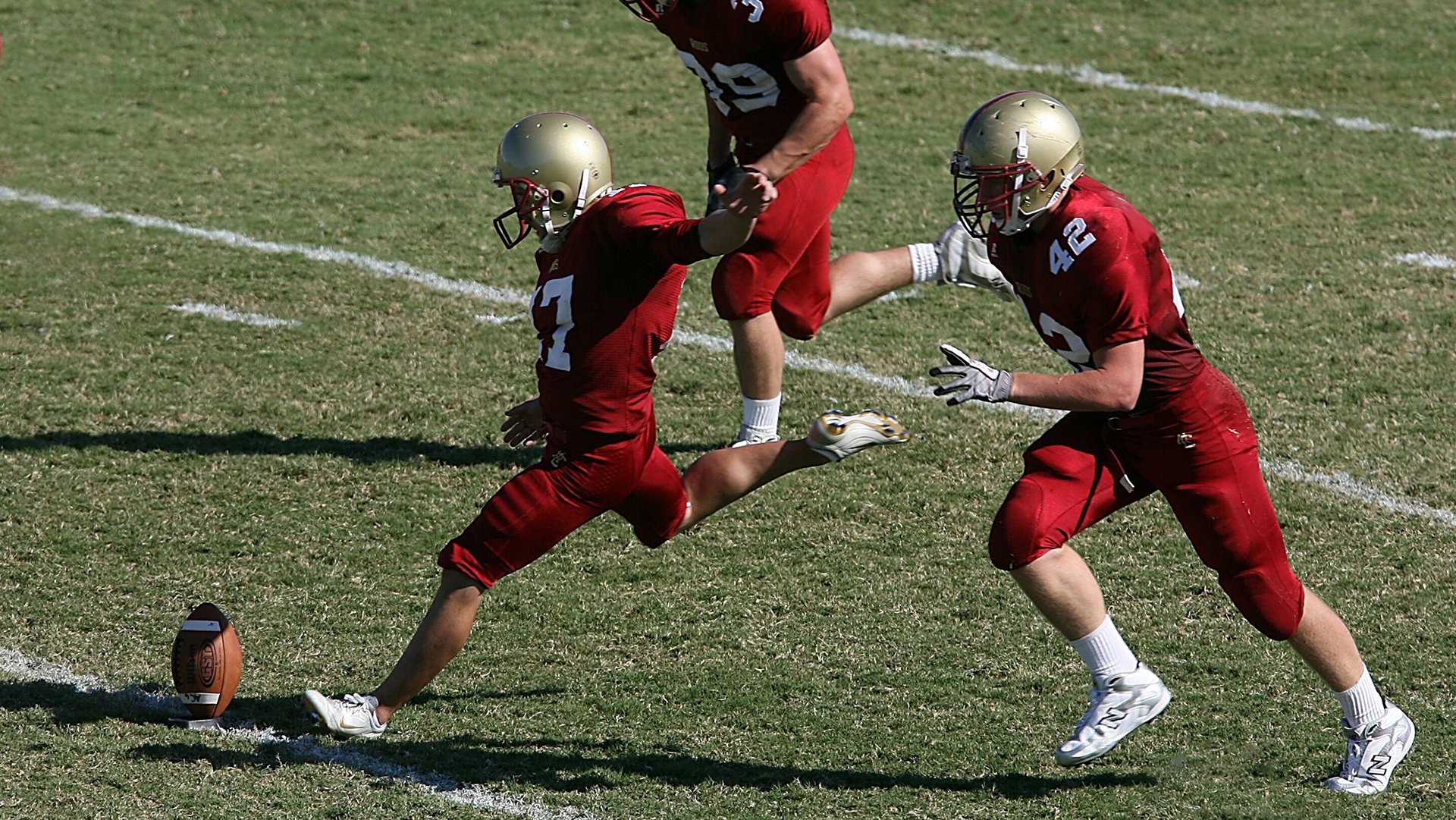 C罗携全家度假照片引爆热搜，c罗一家